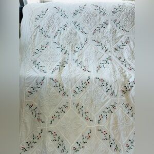 Elegant Floral Quilt Queen - White w/ pink and green floral design